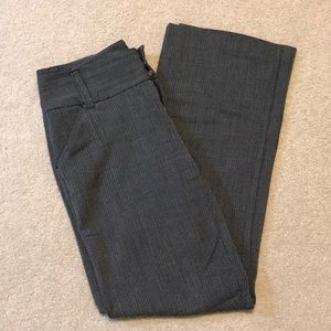 Black and white Daisy Fuentes dress pants